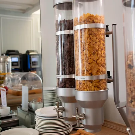 Le Continental 3* Forges-les-Eaux