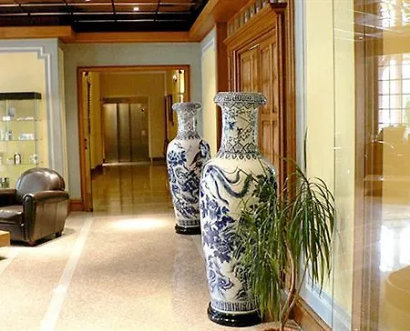 Szálloda Le Continental 3*