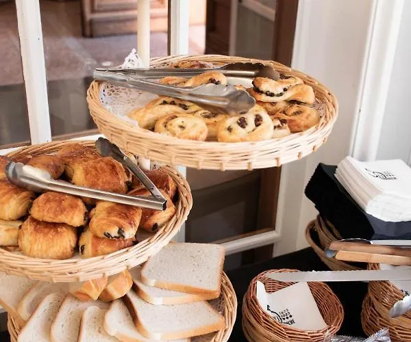 Le Continental Hotel Forges-les-Eaux