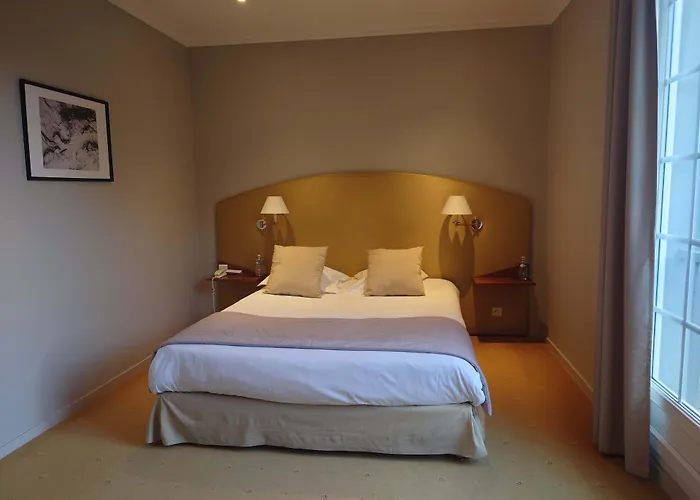 Le Continental Hotel Forges-les-Eaux